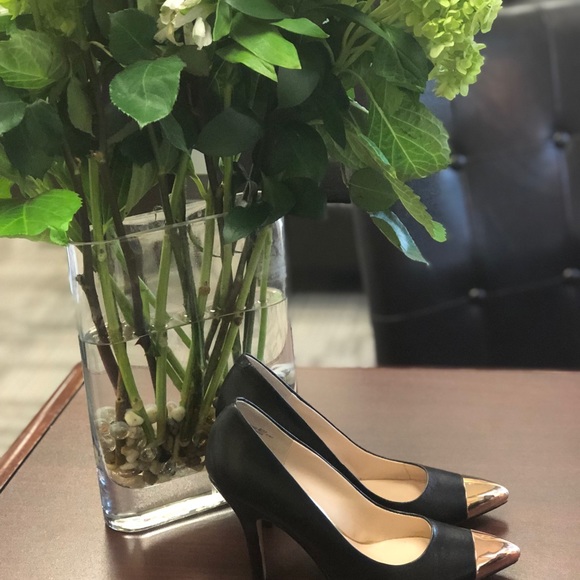 Chinese laundry two tone heels - Picture 2 of 4